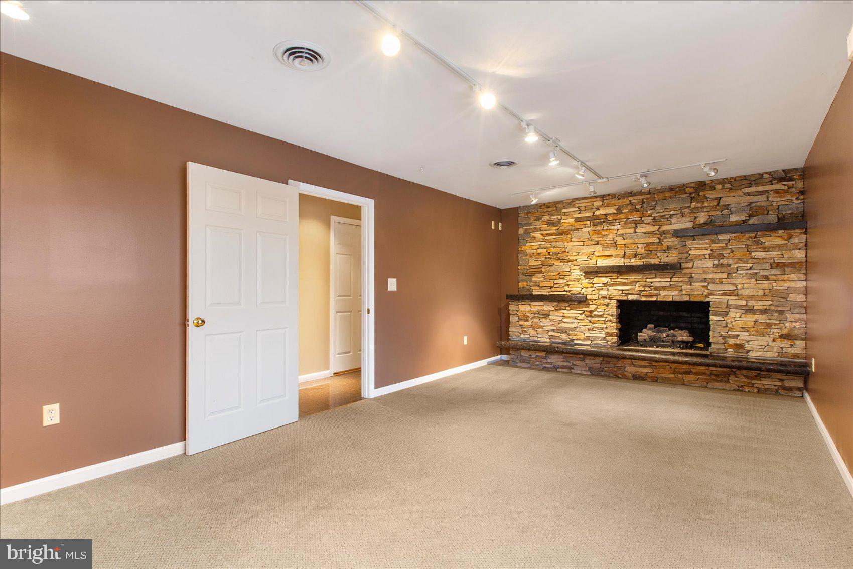 SPARKS GLENCOE - Residential Lease