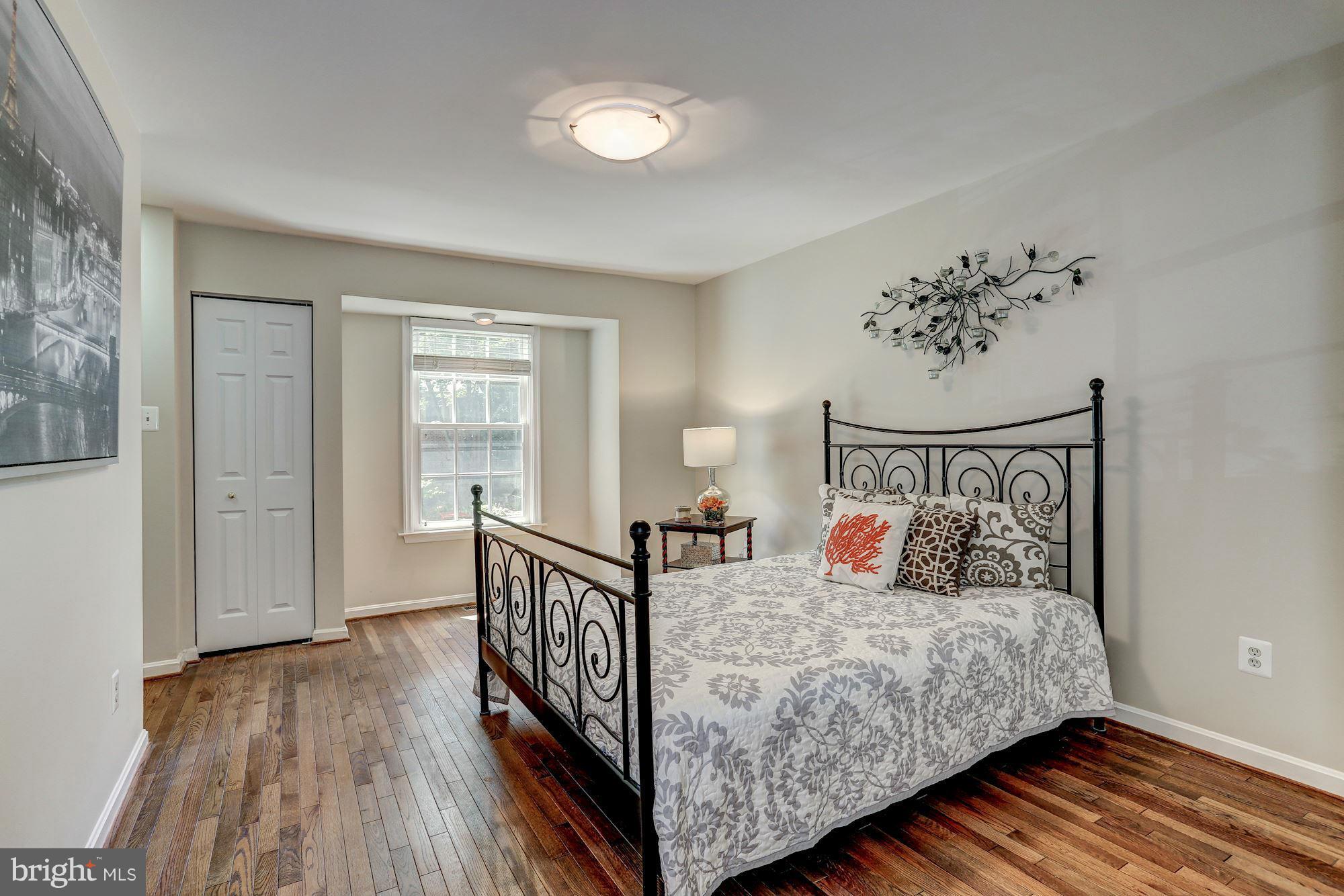 RESTON - Residential