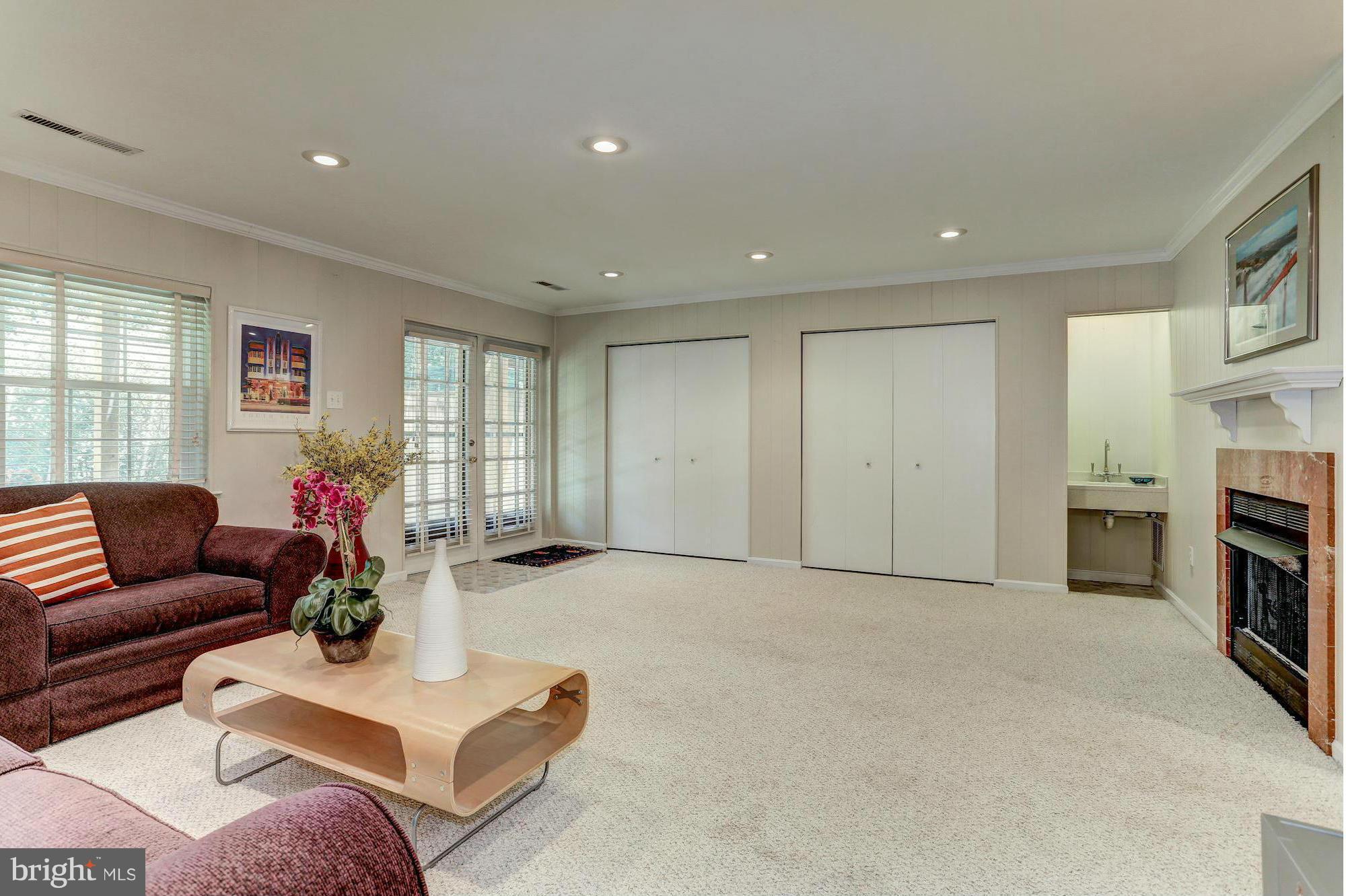 RESTON - Residential