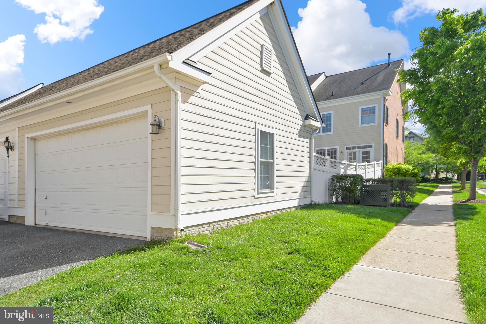 VILLAGES OF URBANA - Residential