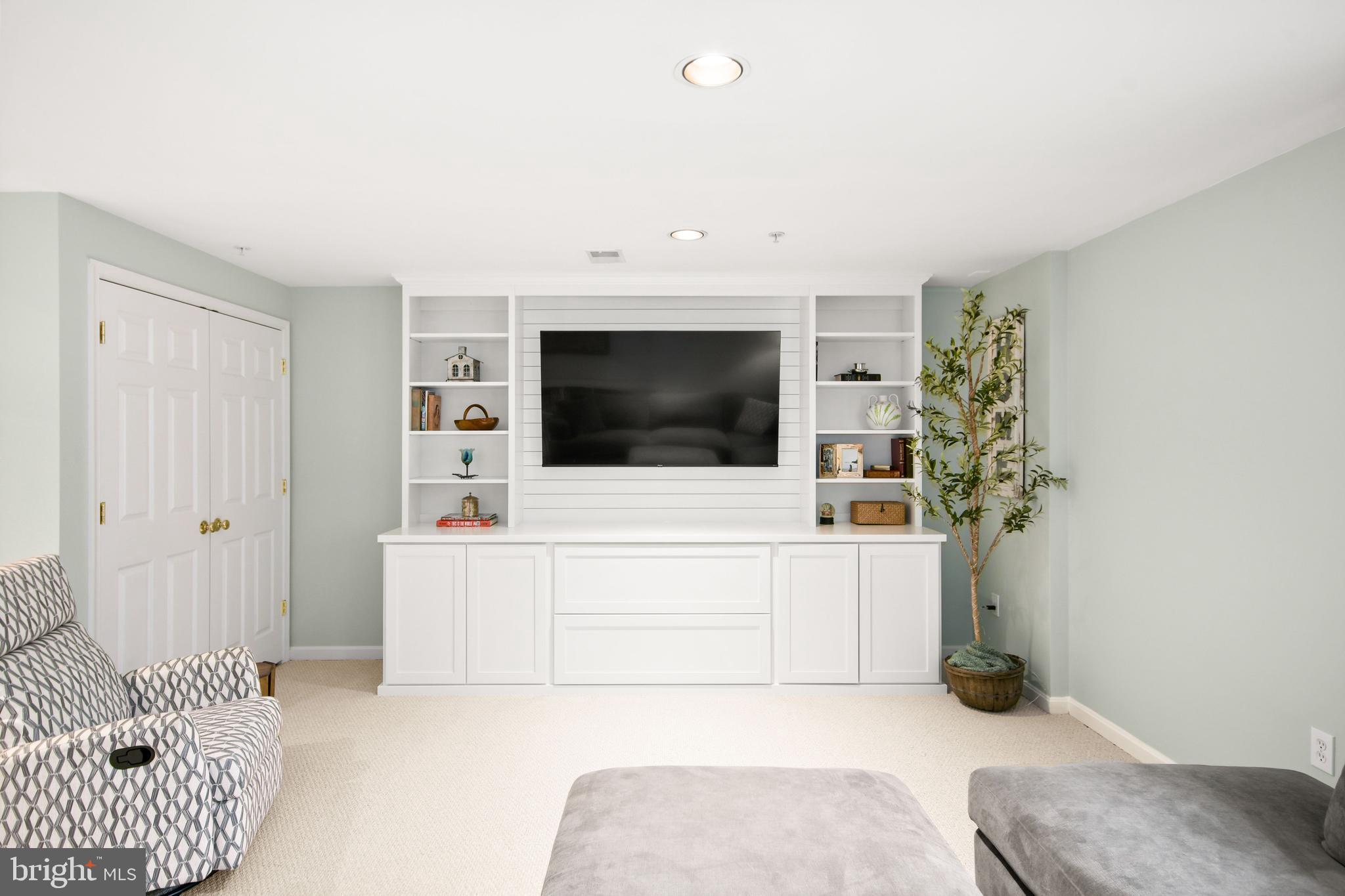 VILLAGES OF URBANA - Residential