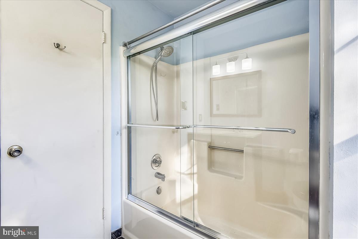 FLOWER HILL - Residential