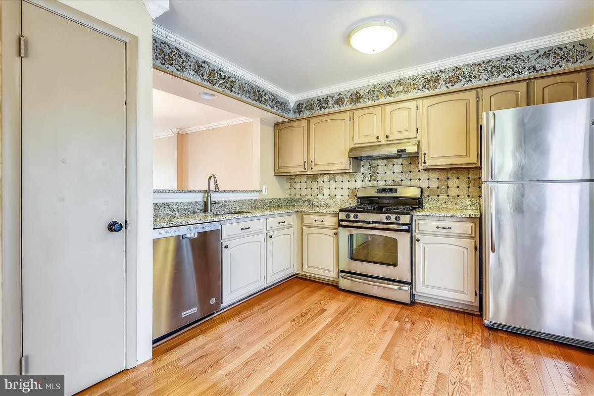 FLOWER HILL - Residential