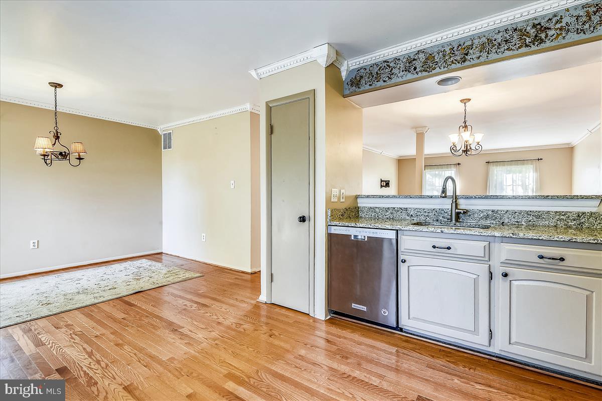 FLOWER HILL - Residential