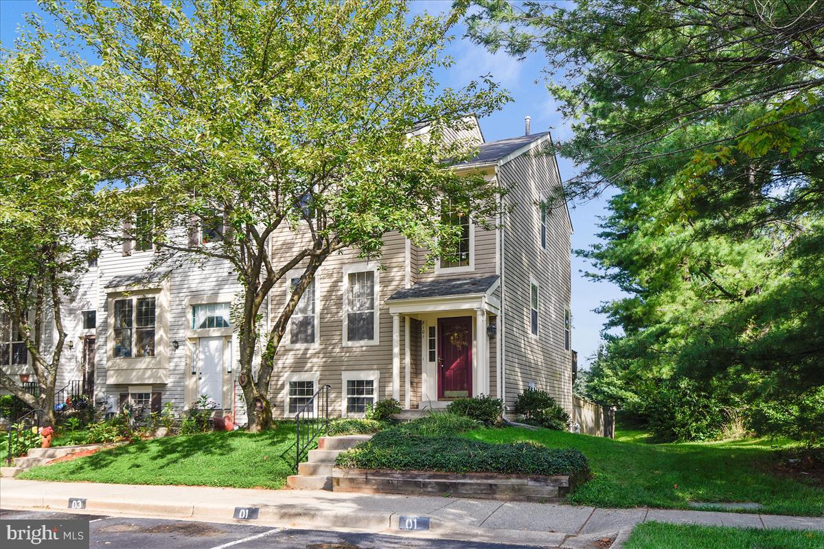 FLOWER HILL - Residential