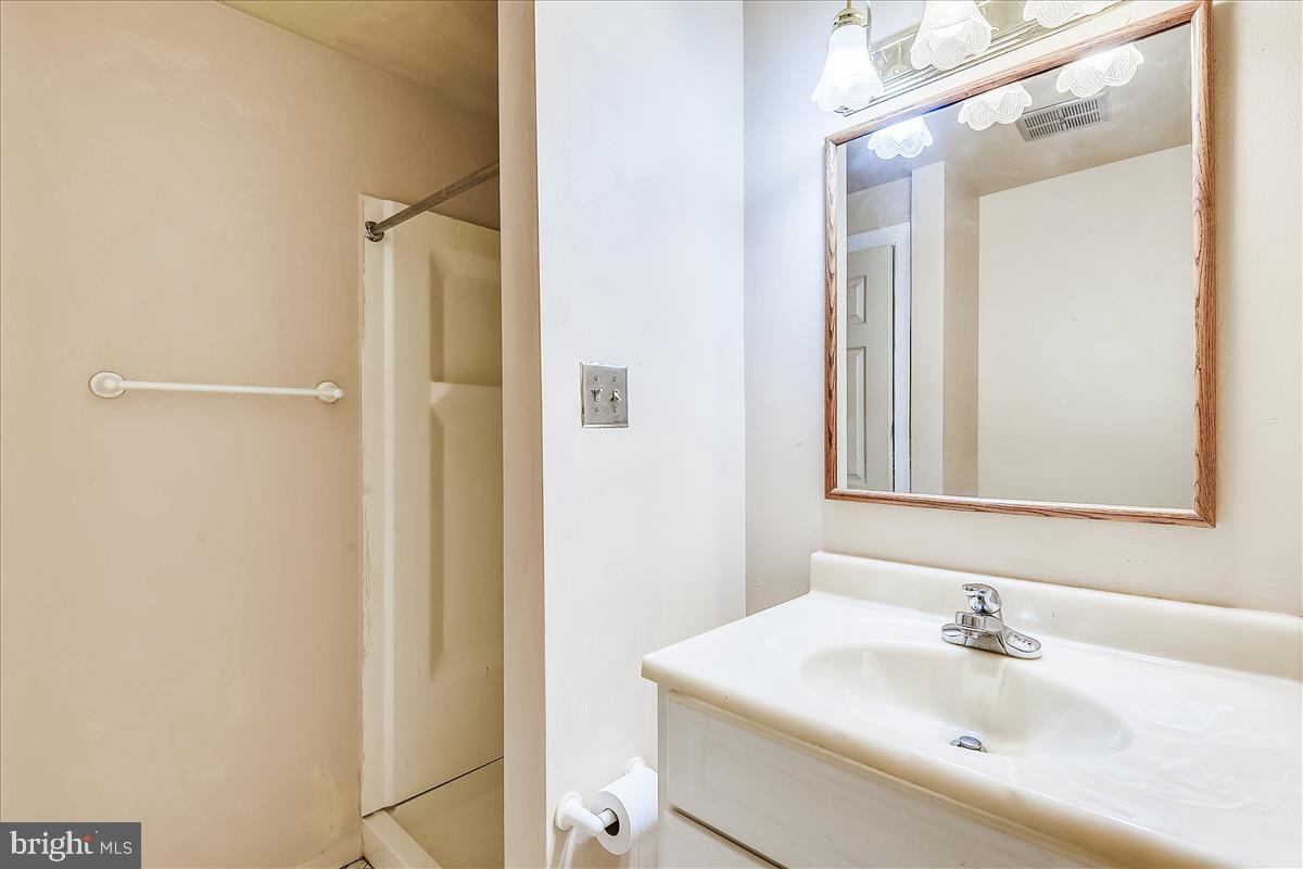 FLOWER HILL - Residential