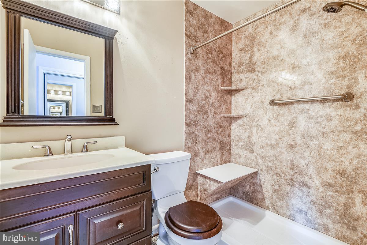 FLOWER HILL - Residential