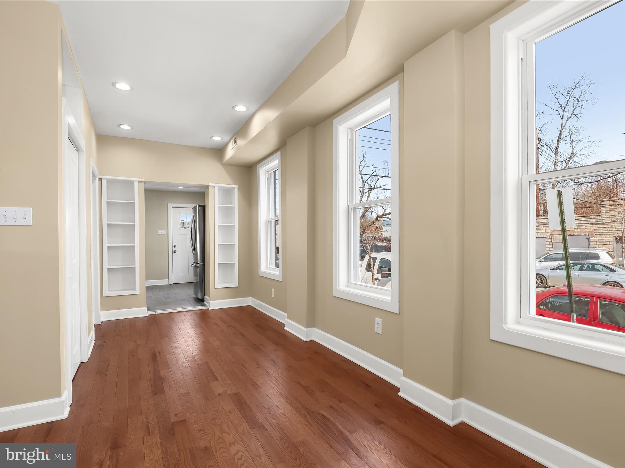ELWOOD PARK - Residential