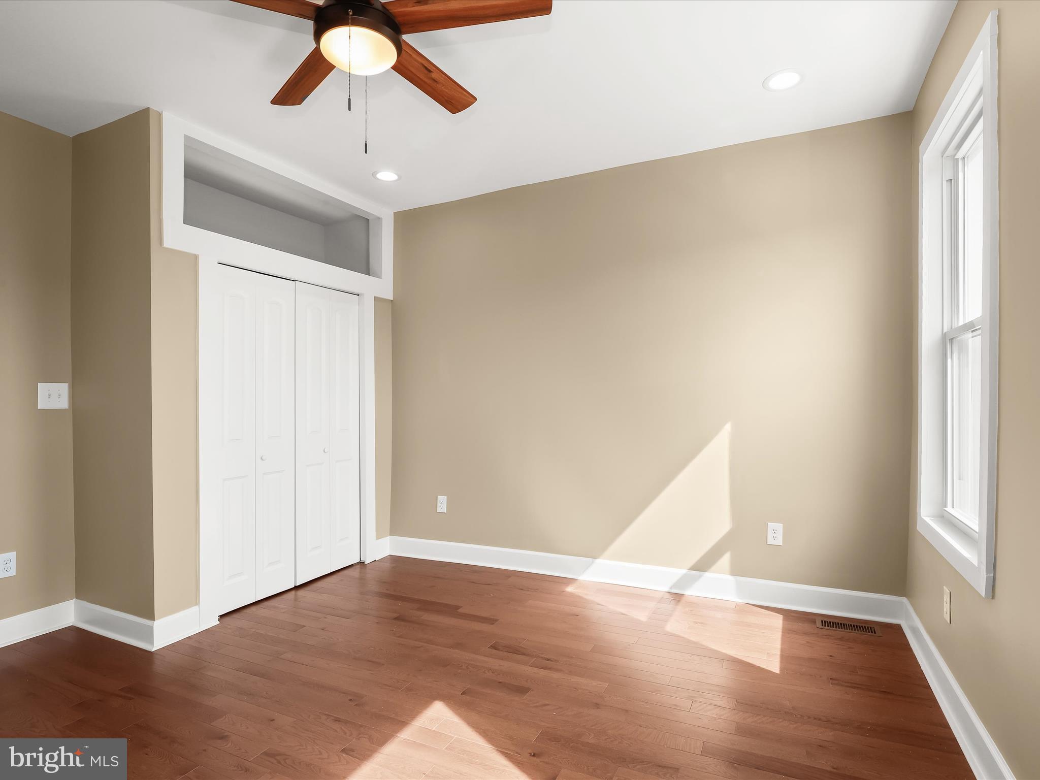 ELWOOD PARK - Residential