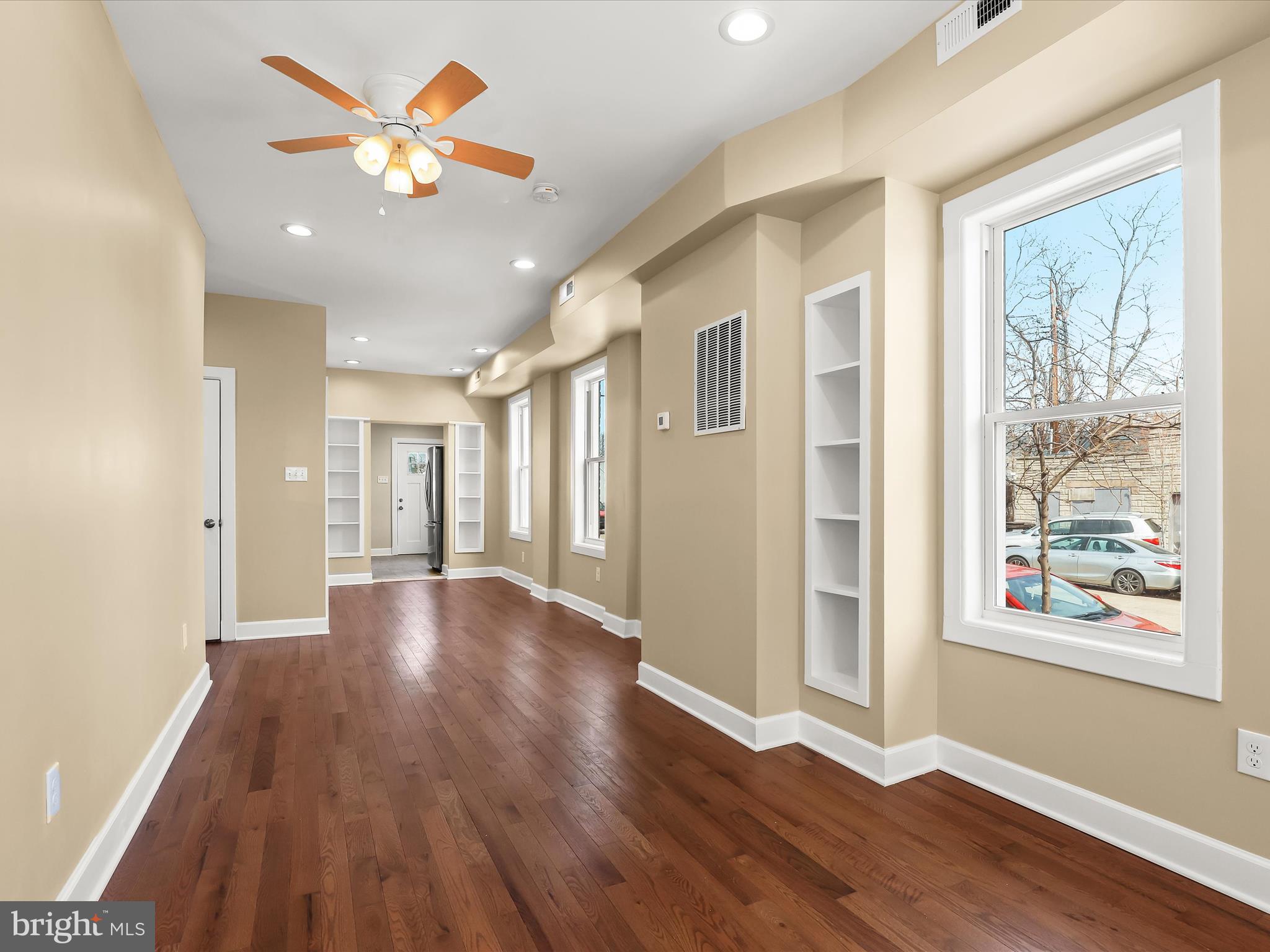 ELWOOD PARK - Residential