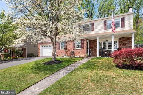 413 CAMELOT DRIVE BROOKHAVEN PA 19015