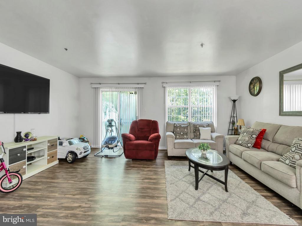 KINGS POINT - Residential