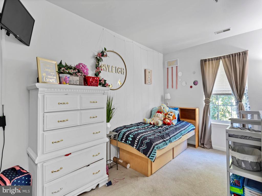 KINGS POINT - Residential