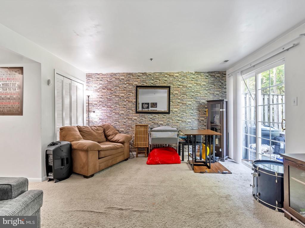 KINGS POINT - Residential