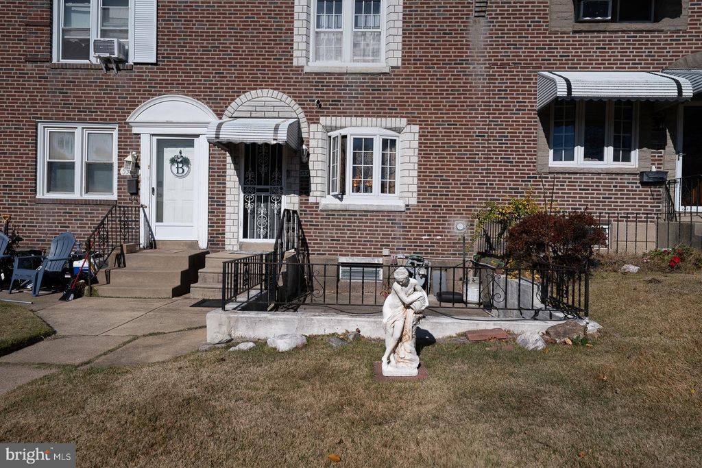 Photo of 5331 Brittany Drive, CLIFTON HEIGHTS, PA 19018 (MLS # PADE2103252)