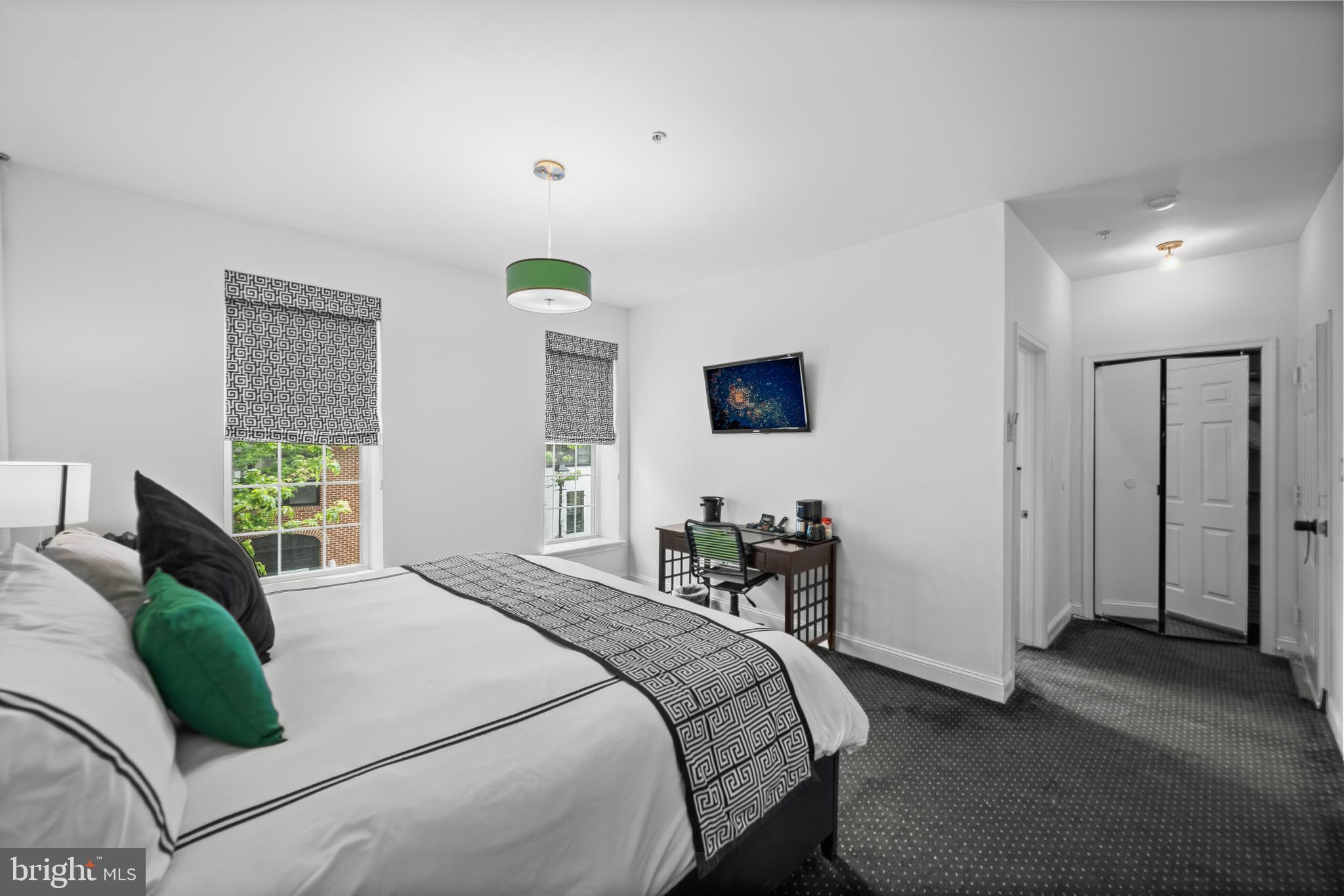 LITTLE ITALY - Residential