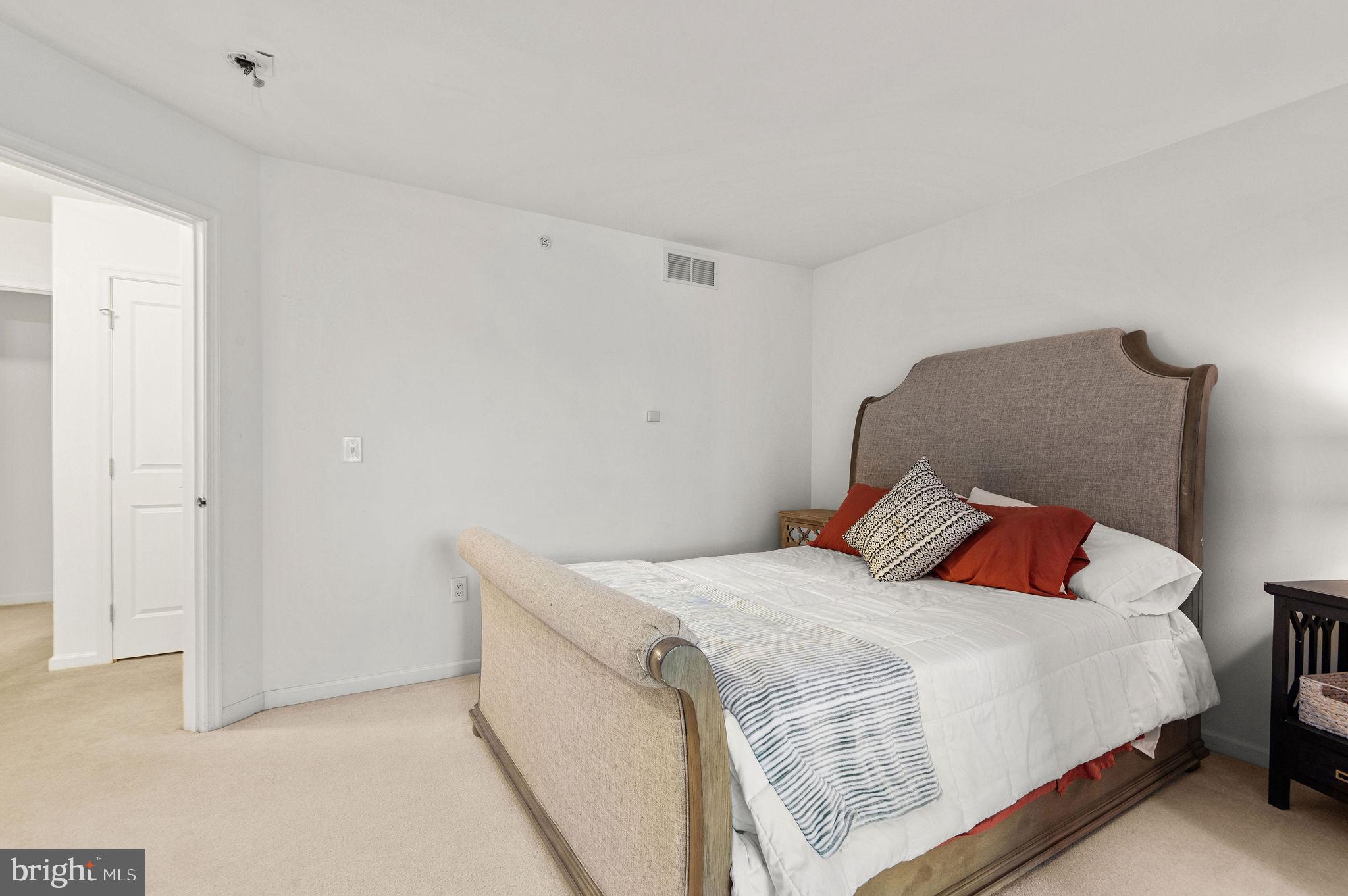 CANNON SQUARE - Residential