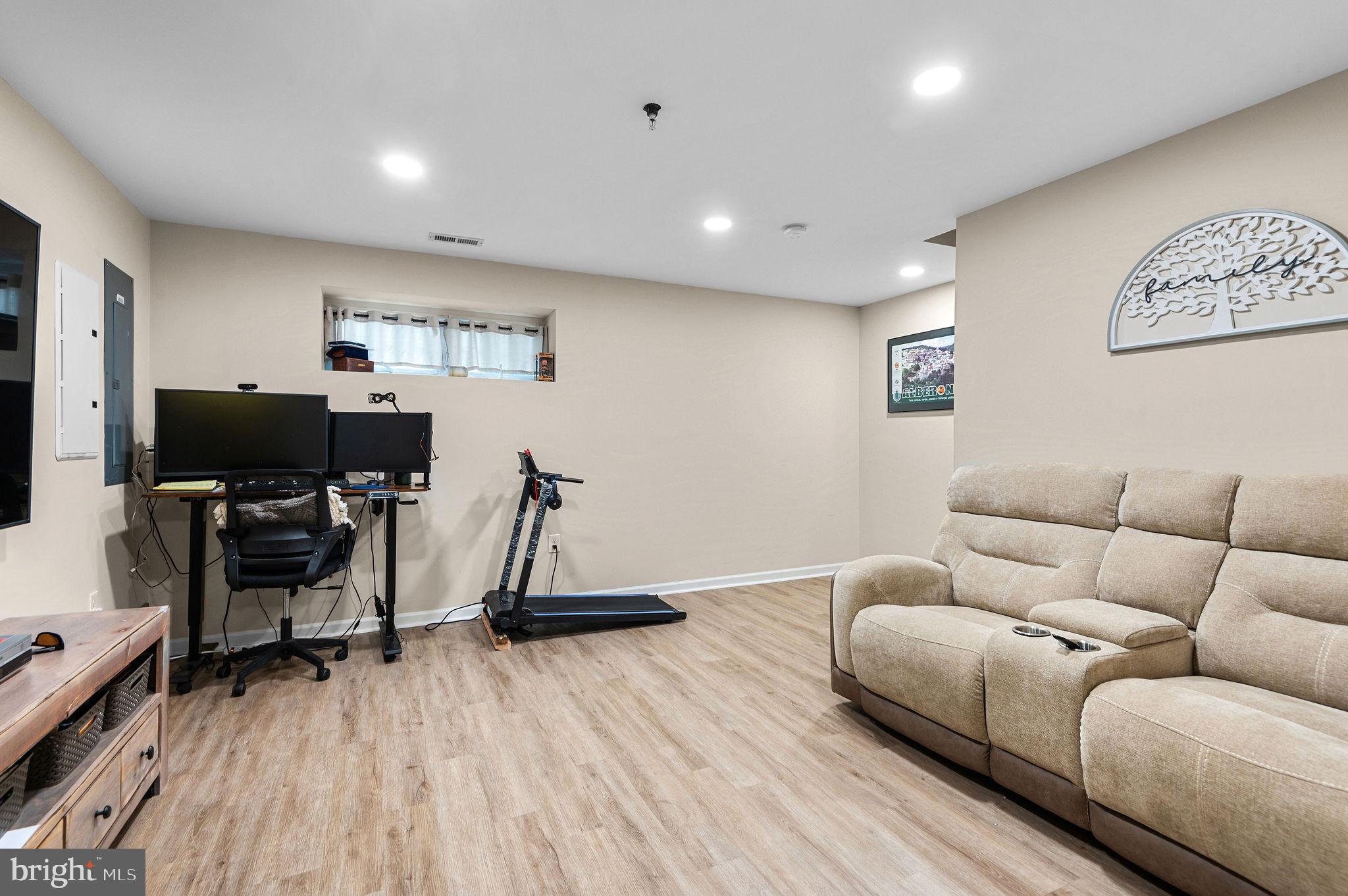 CANNON SQUARE - Residential