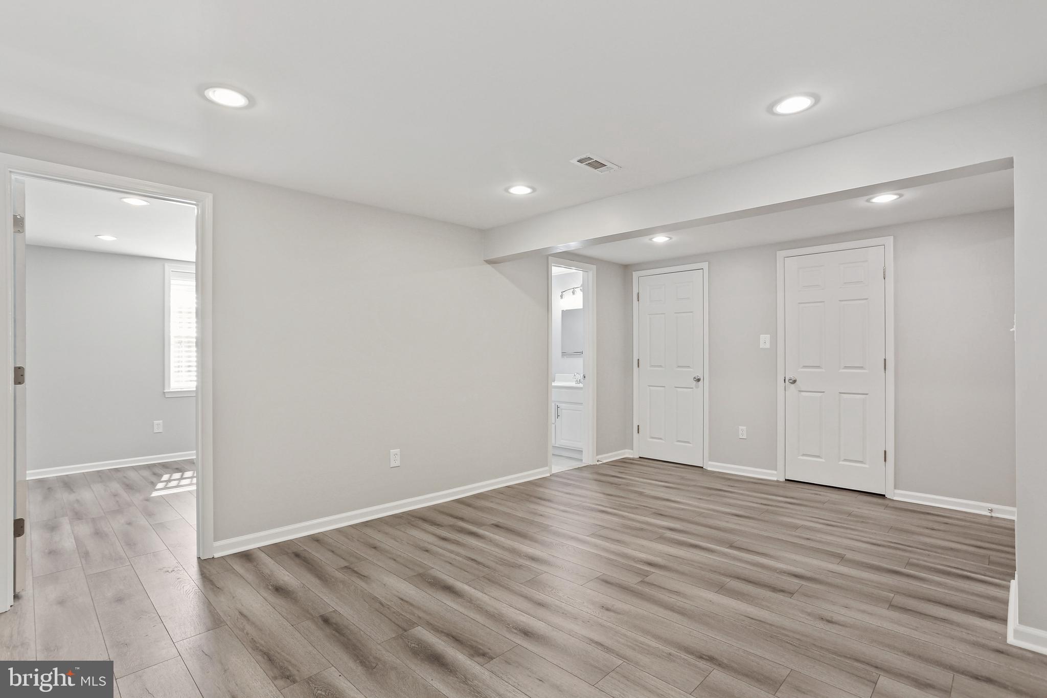 VILLAGE OF LONG REACH - Residential