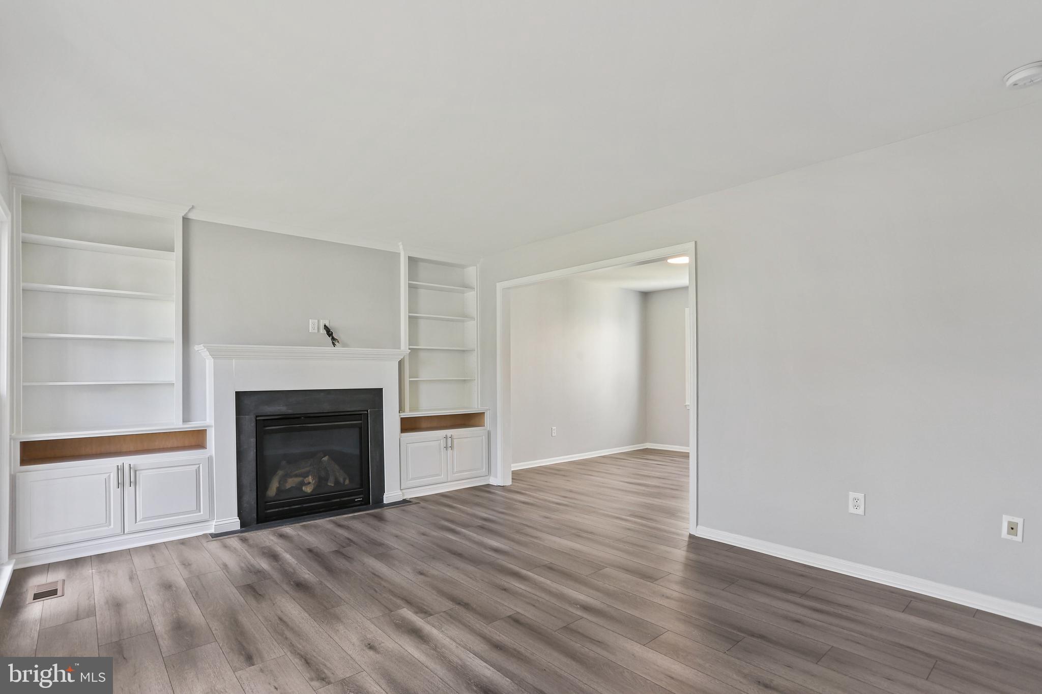 VILLAGE OF LONG REACH - Residential