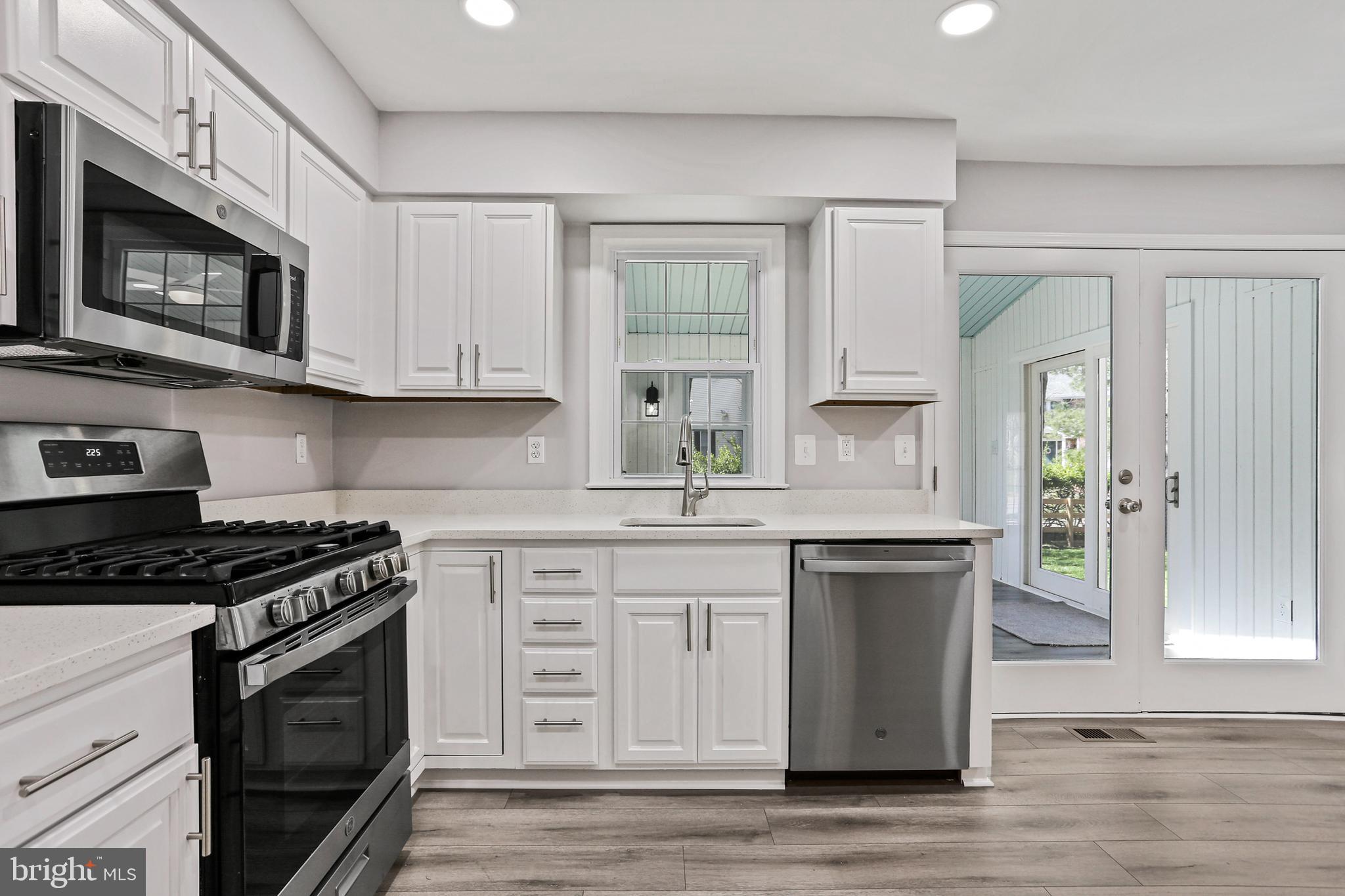 VILLAGE OF LONG REACH - Residential