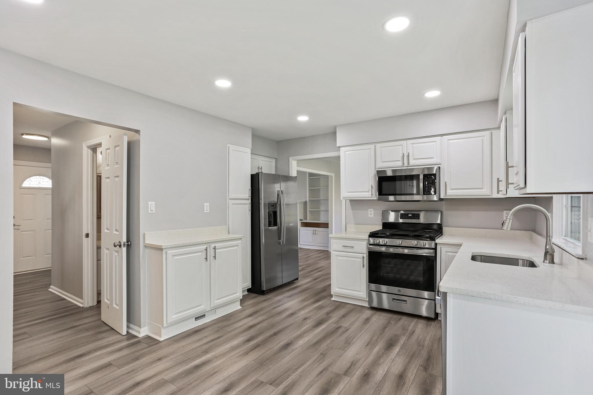 VILLAGE OF LONG REACH - Residential