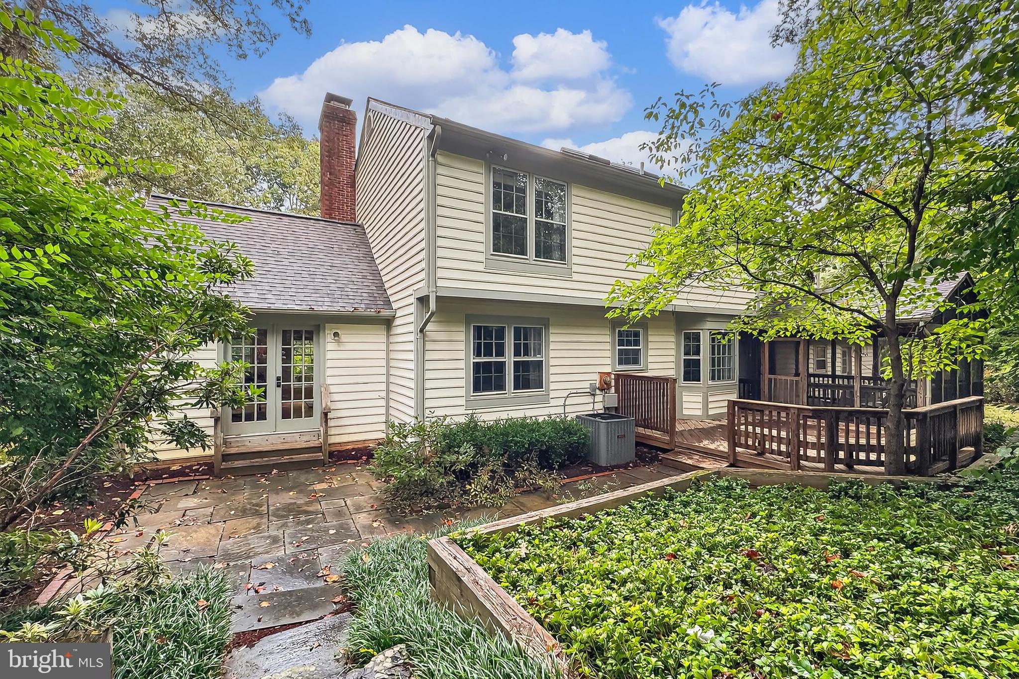 FAIRFAX STATION - Residential