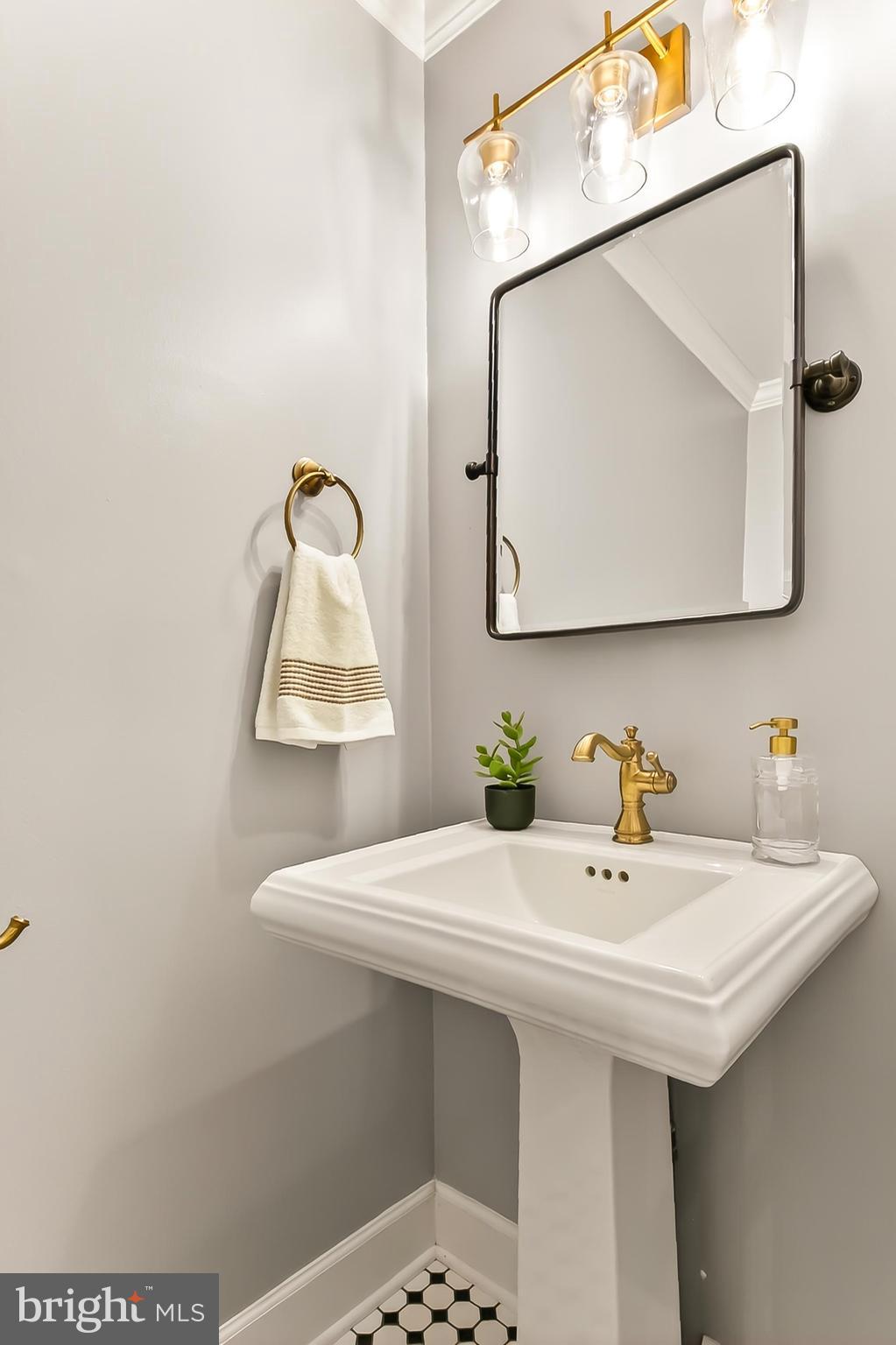 FAIRFAX STATION - Residential