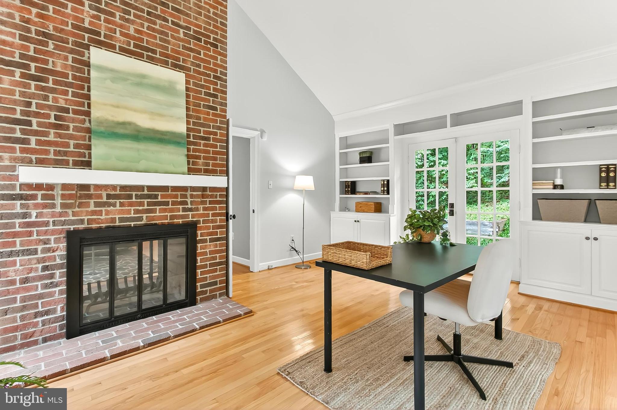 FAIRFAX STATION - Residential