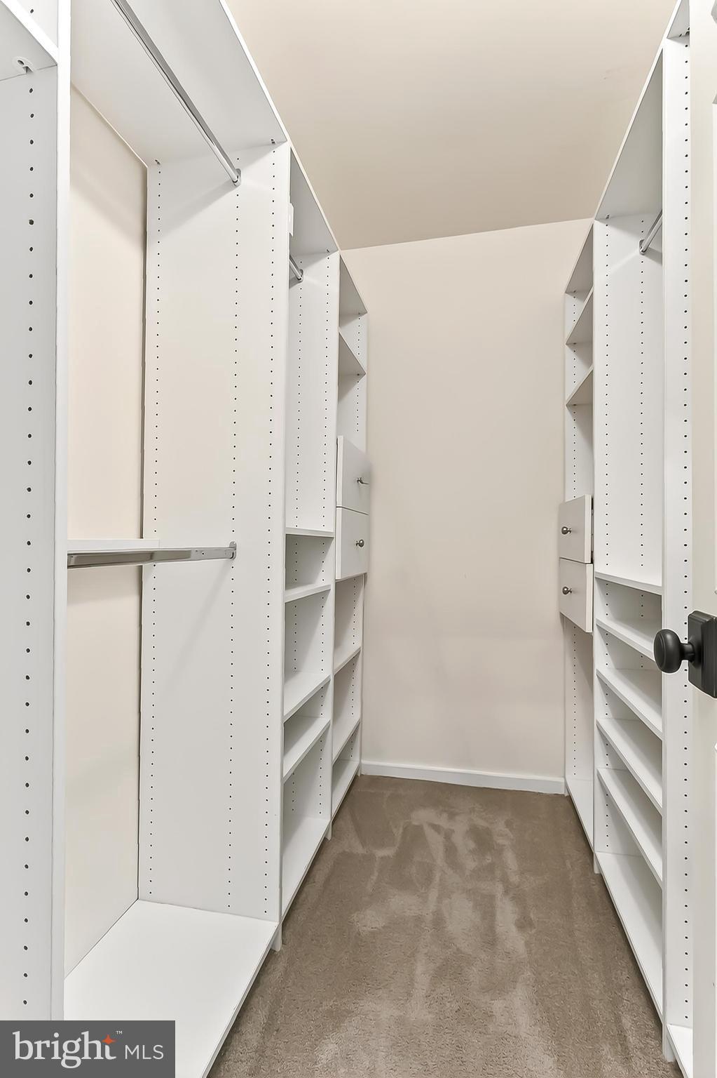 FAIRFAX STATION - Residential