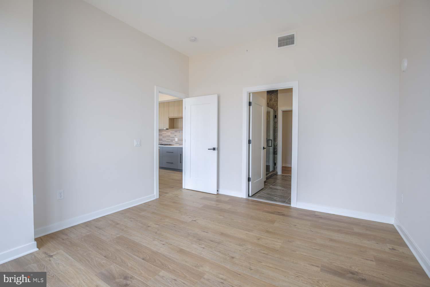 FALLS CHURCH CITY - Residential