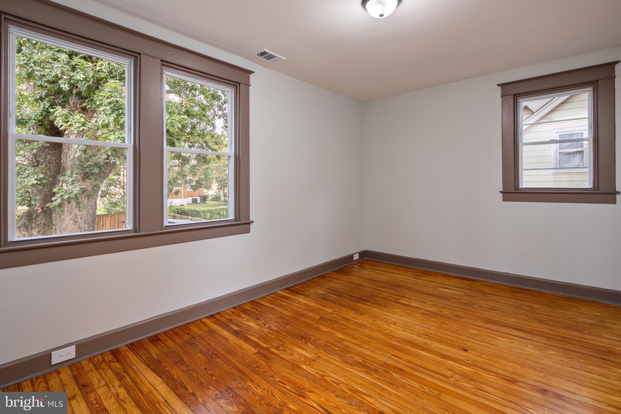 HOWARD PARK - Residential