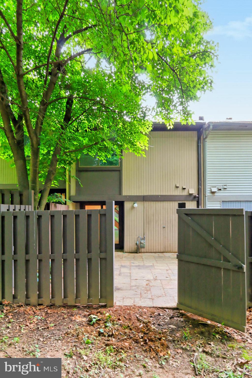 RESTON - Residential