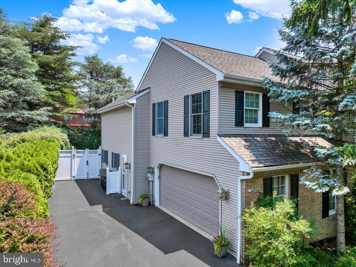 225 LOGAN AVENUE