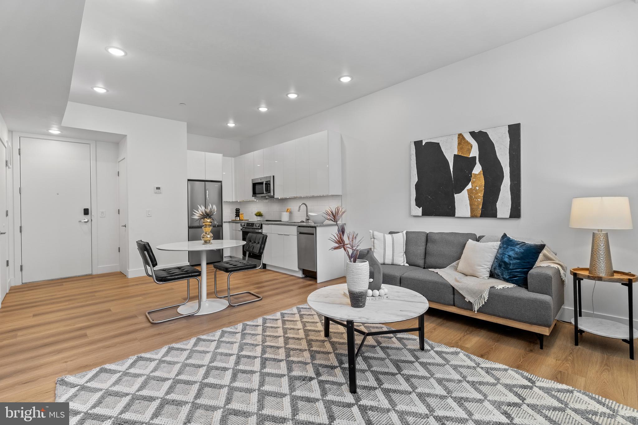 QUEEN VILLAGE - Residential Lease