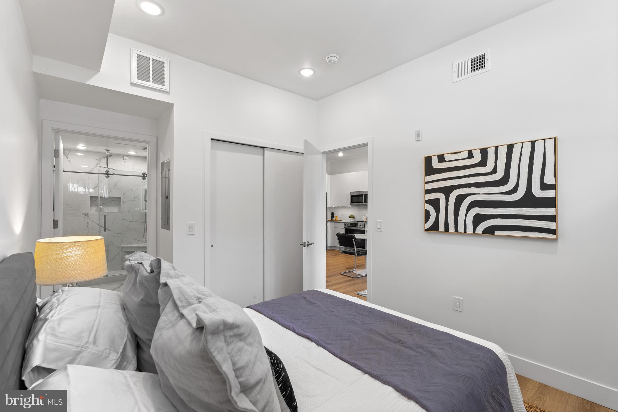 QUEEN VILLAGE - Residential Lease