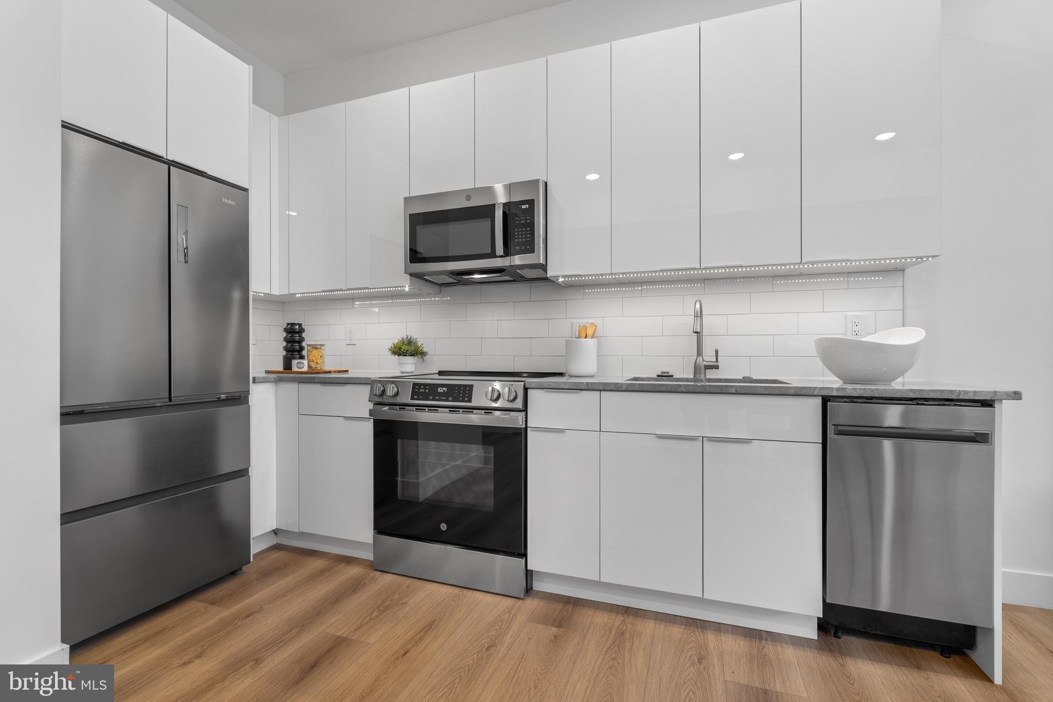 QUEEN VILLAGE - Residential Lease