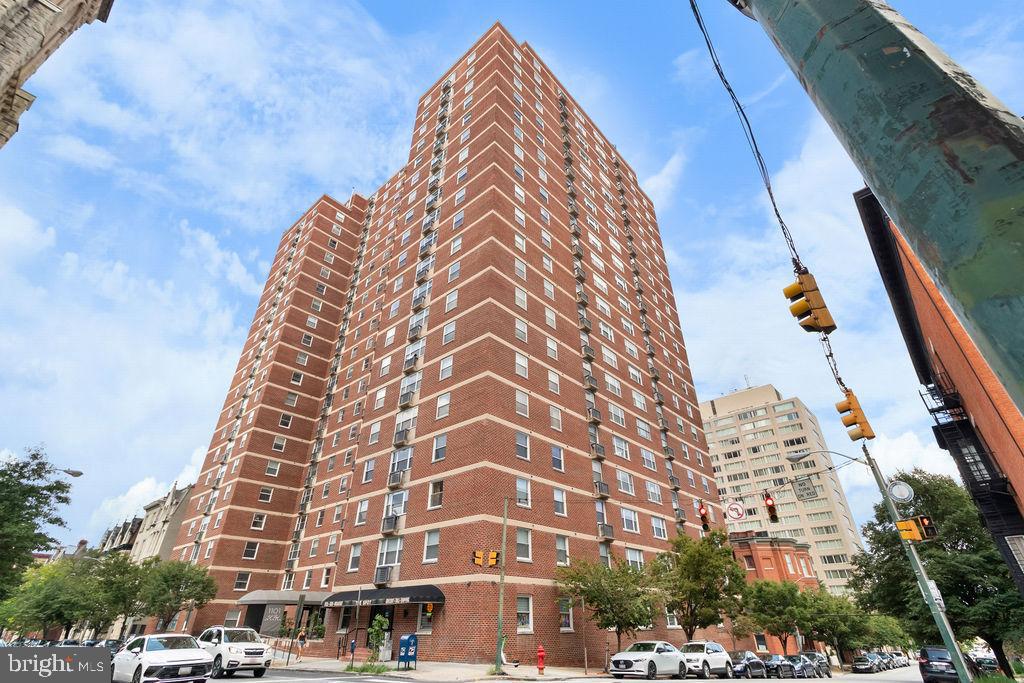 Welcome to luxury living in the heart of Downtown Baltimore. This stunning 2-bedroom, 2-bathroom condominium offers the perfect blend of modern comfort and urban convenience. Located within a secure, professionally managed building featuring a 24-hour concierge and an inviting lobby, this unit is ideal for those seeking both style and accessibility. Step inside to find an open-concept living space adorned with gleaming hardwood floors and large windows that invite natural light. The modern kitchen is fully equipped with sleek stainless steel appliances, granite countertops, and ample cabinetry, perfect for both everyday living and entertaining. Both bedrooms are generously sized with plenty of closet space, and each full bathroom is designed with contemporary finishes. Additional features include in-unit washer and dryer, central air conditioning, and access to a host of on-site amenities. Enjoy the ease of walkability to Baltimore's premier dining, shopping, and entertainment venues all just steps from your front door.
Don't miss your chance to live in one of Baltimore's most vibrant and desirable neighborhoods. Schedule your private showing today!