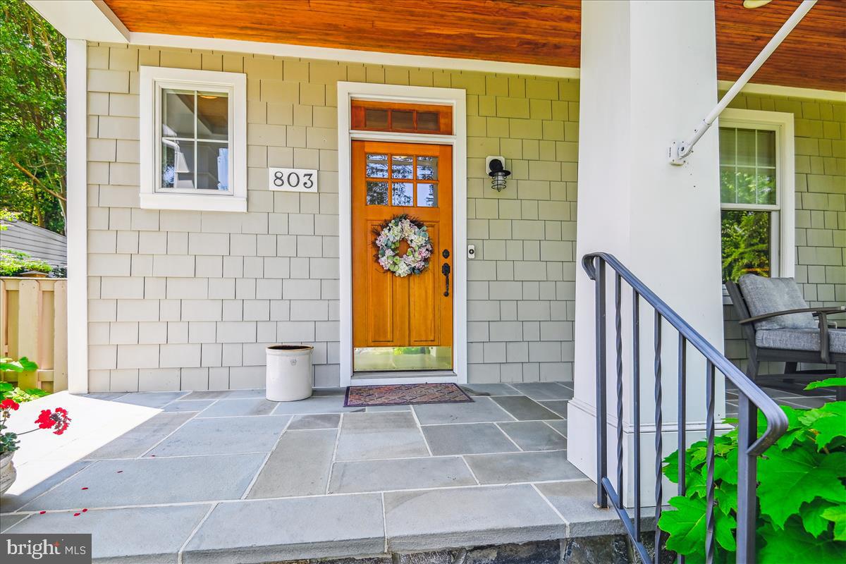 803 PARKWOOD AVENUE