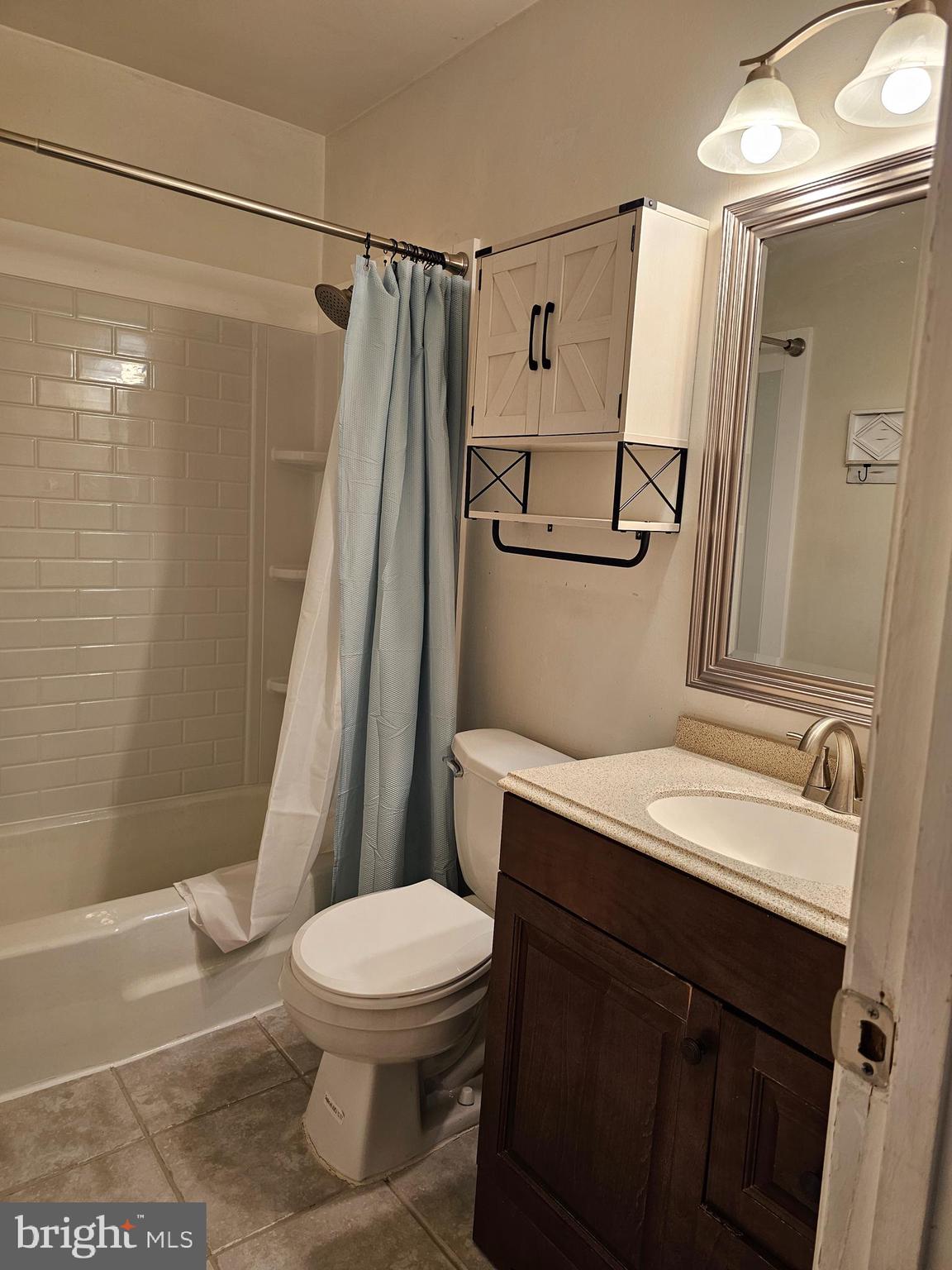 OLDE GREENWICH - Residential Lease