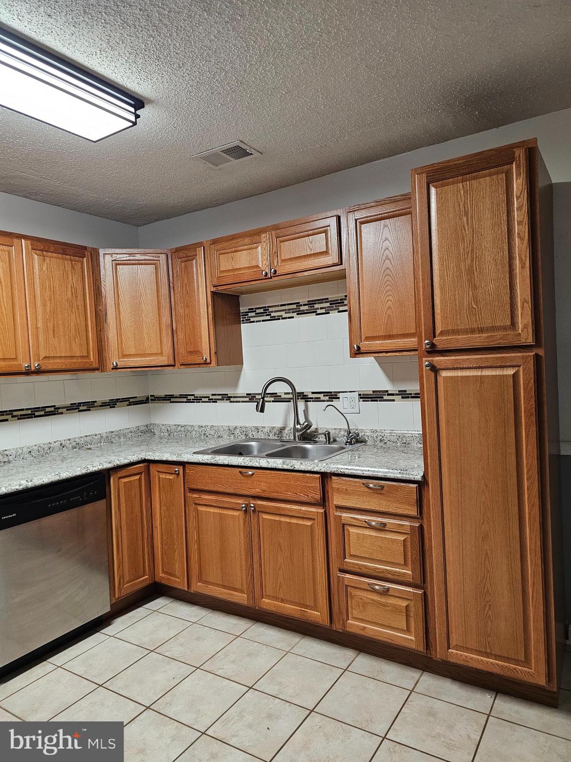 OLDE GREENWICH - Residential Lease