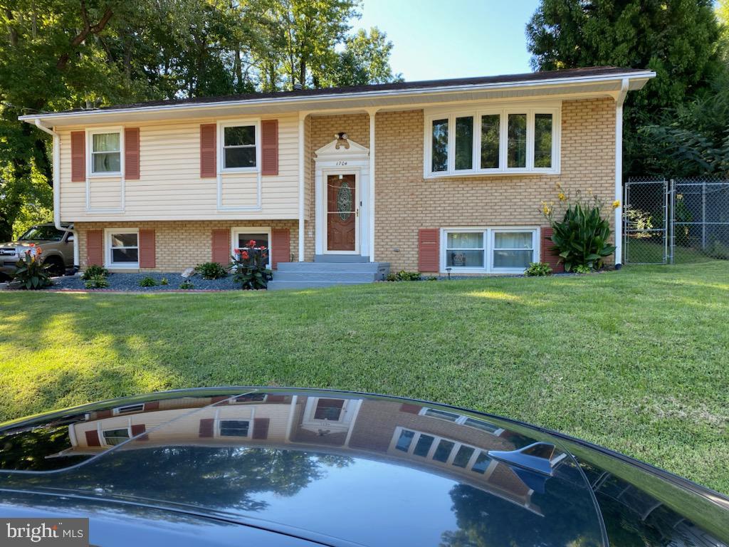 FOREST KNOLLS - Residential