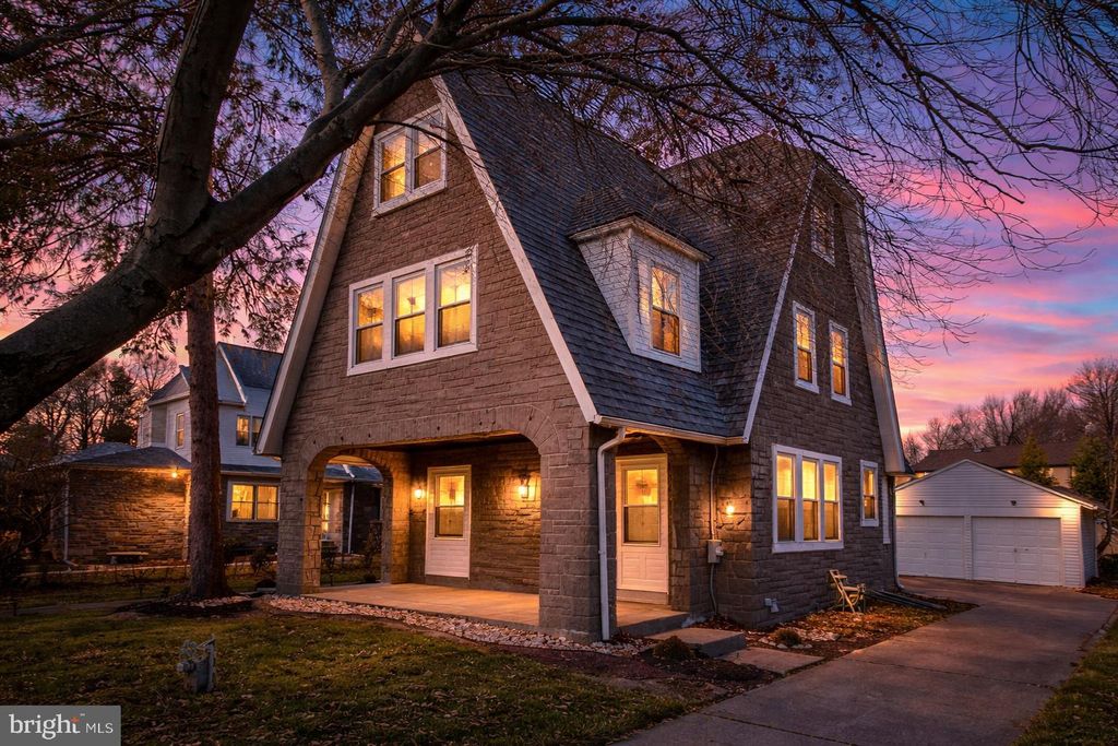 Photo of 323 Derwyn Road, DREXEL HILL, PA 19026 (MLS # PADE2103708)