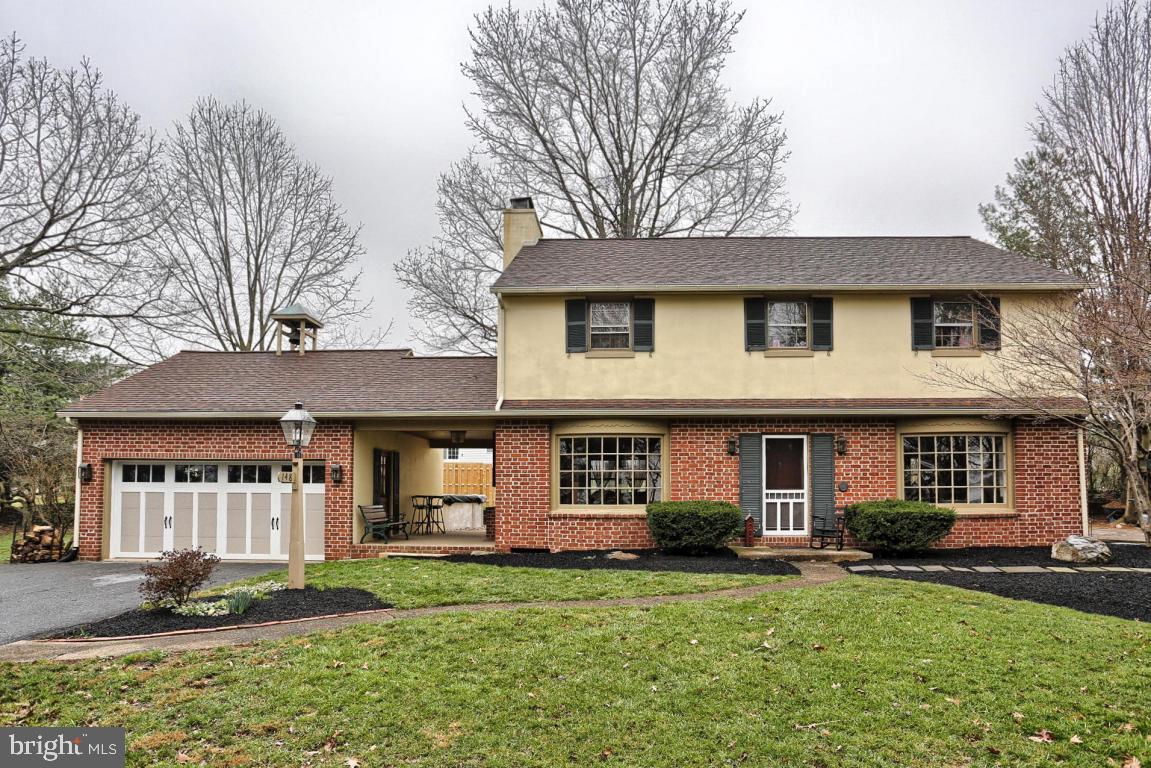 Inviting Home on 1 acre lot. Spacious bright rooms, hardwood and slate floors, breakfast nook, library/office, lots of storage, central air, room to entertain inside and out. Fireplace and lots more.