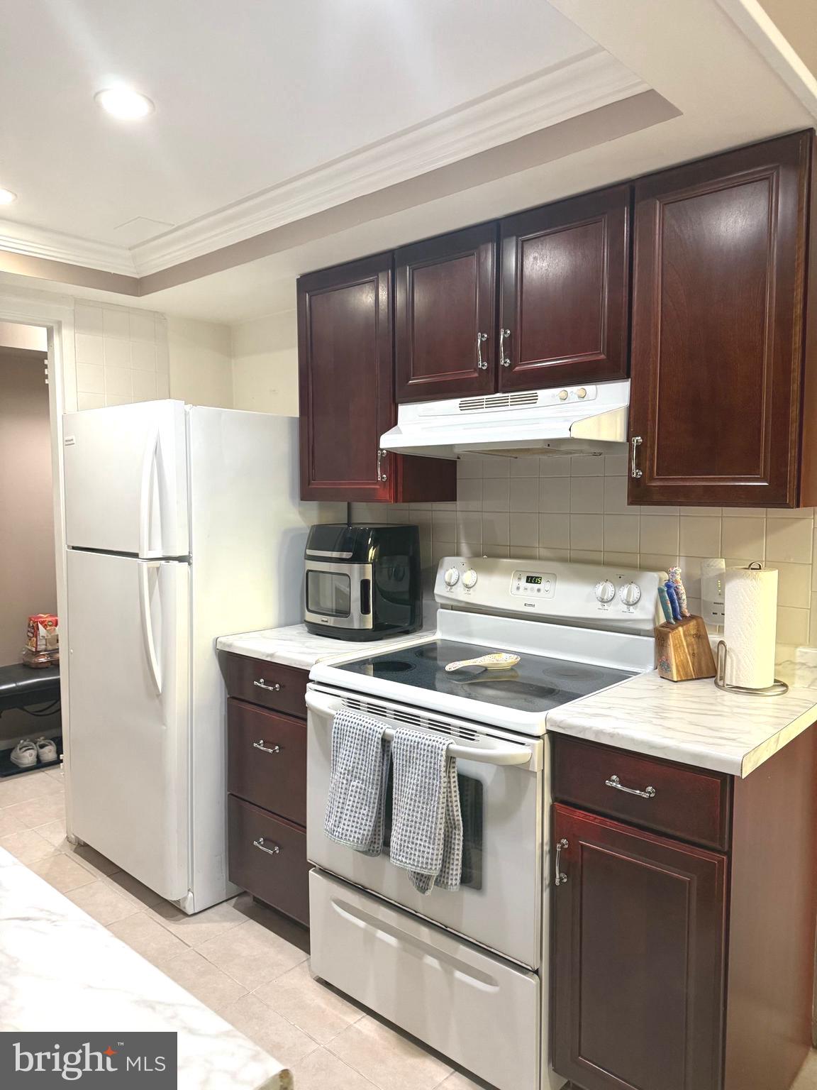 SHADOWOOD - Residential Lease