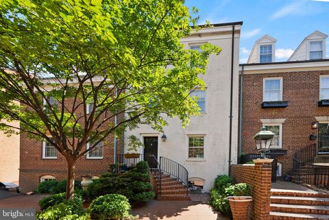 116 CAMERON MEWS ALEXANDRIA VA 22314
