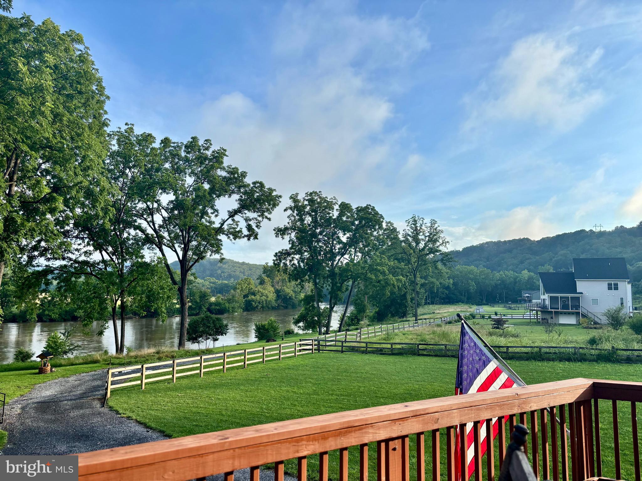 735 SUNSET VILLAGE ROAD
