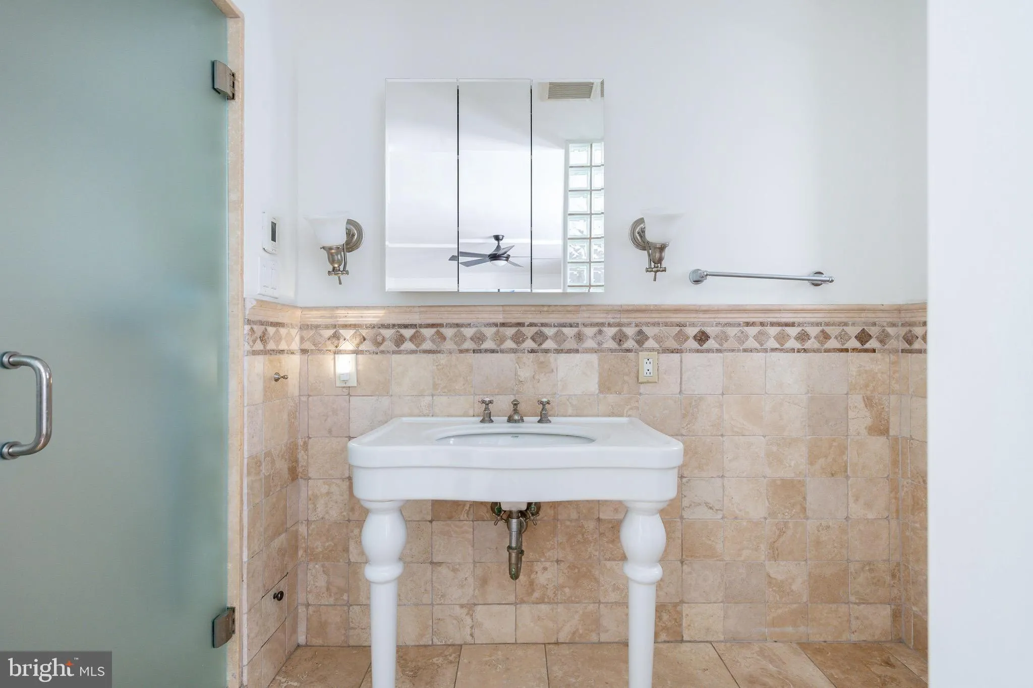 Philadelphia, Pennsylvania 19103, United States, 1 Bedroom Bedrooms, ,2 BathroomsBathrooms,Residential,Active,214647