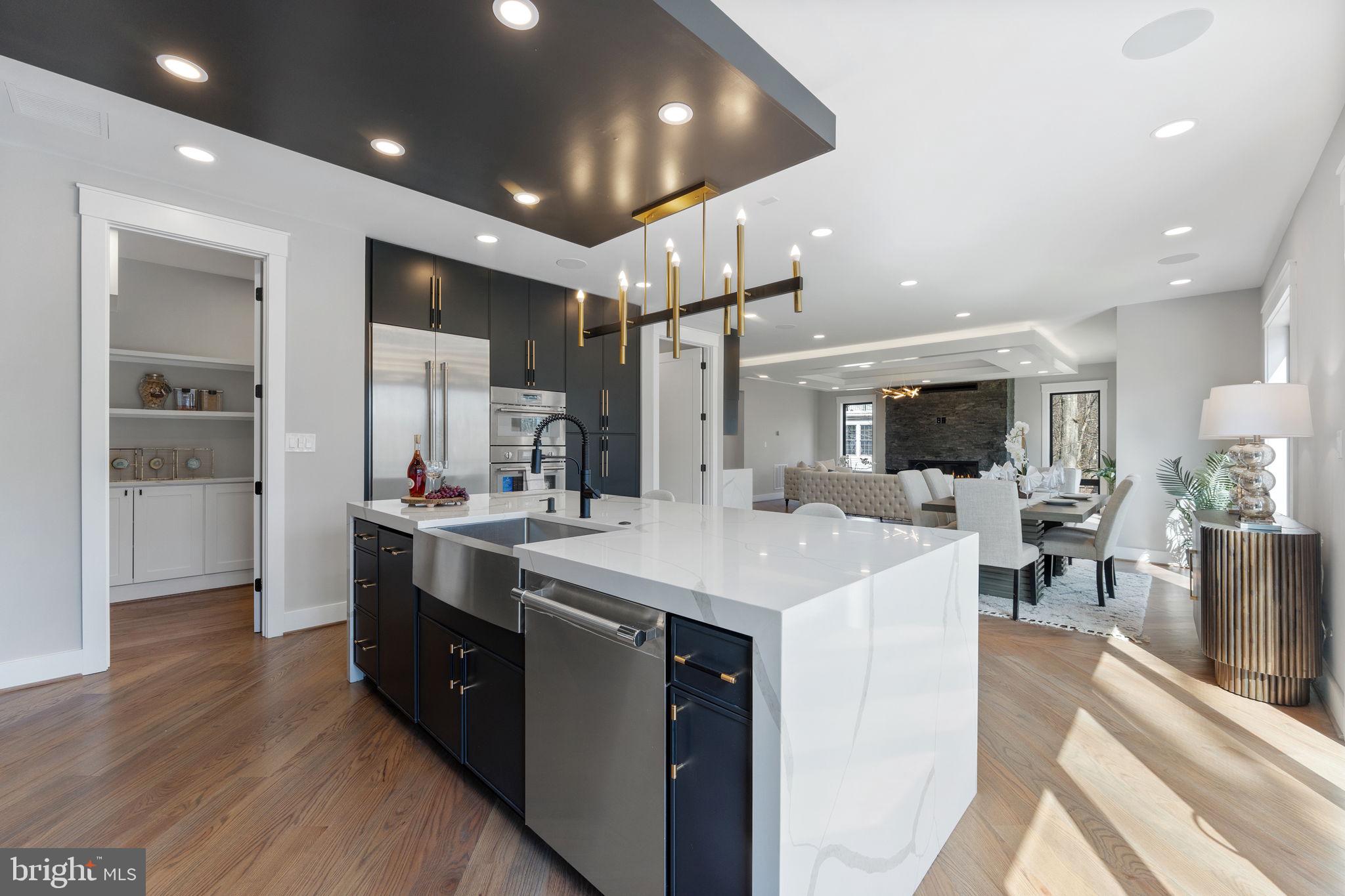 BEVERLY HILLS - Residential