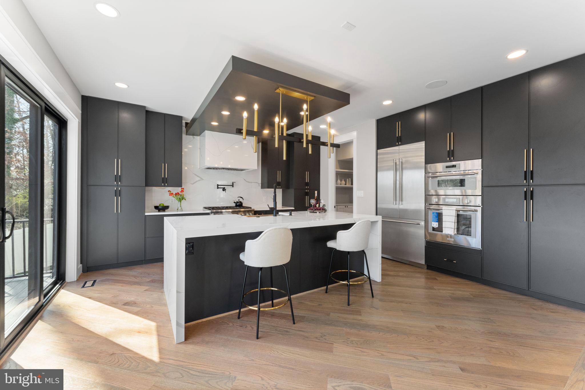 BEVERLY HILLS - Residential